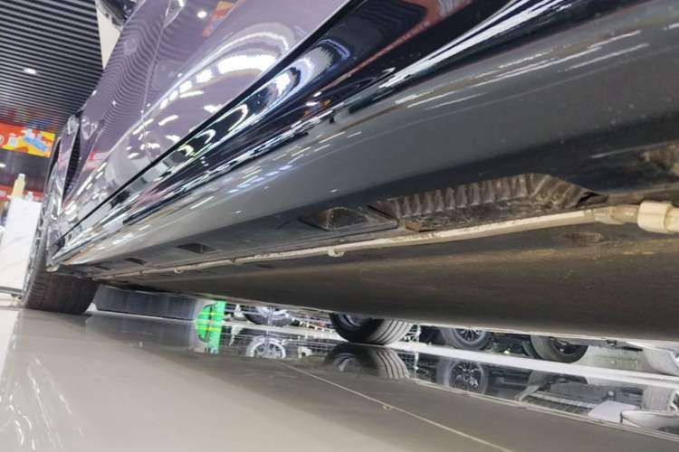 Used Xiaomi Auto SU7 2024 Four-Wheel Drive Ultra-Long Range Advanced Intelligent Driving Max Edition Left Side Sill