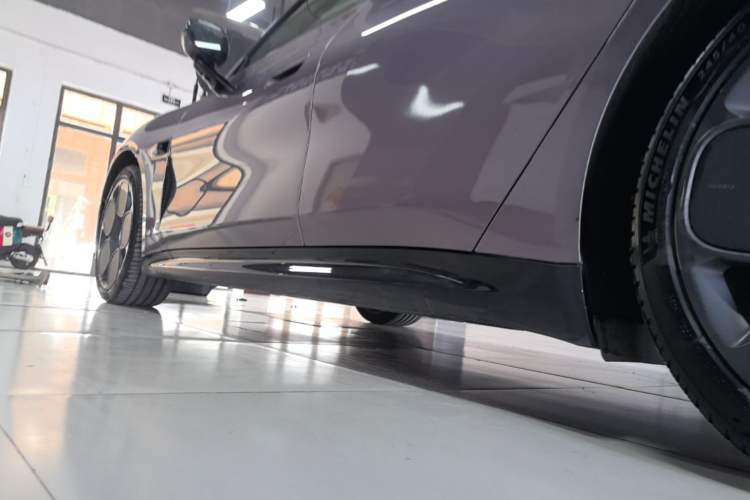 Used Xiaomi Auto SU7 2024 Rear-Drive Ultra-Long Range Advanced Pro-Level Intelligent Driving Version Left Side Sill