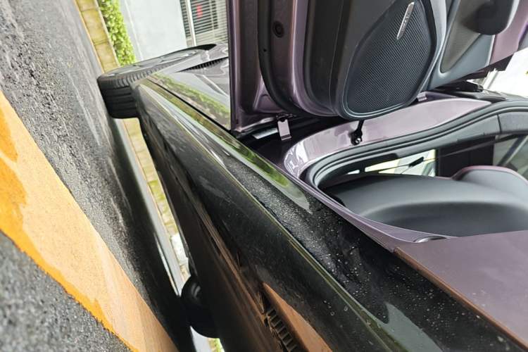 Used Xiaomi Auto SU7 2024 Rear-Drive Ultra-Long Range Advanced Pro-Level Intelligent Driving Version Left Side Sill