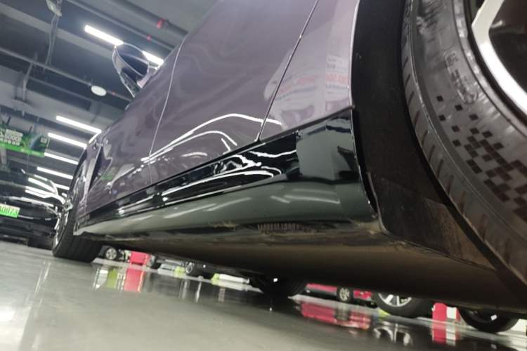 Used Xiaomi Auto SU7 2024 Four-Wheel Drive Ultra-Long Range Advanced Intelligent Driving Max Edition Left Side Sill