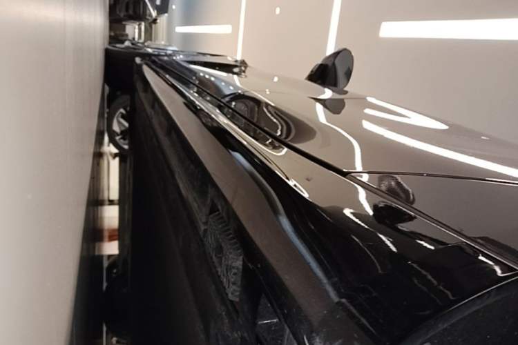 Used Xiaomi Auto SU7 2024 Rear-Drive Long-Range Intelligent Driving Version Left Side Sill