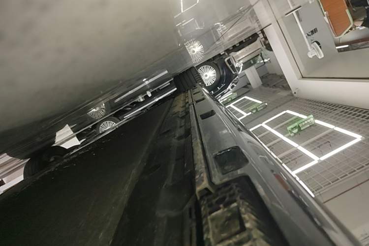 Used Xiaomi Auto SU7 2024 Four-Wheel Drive Ultra-Long Range Advanced Intelligent Driving Max Edition Left Side Sill