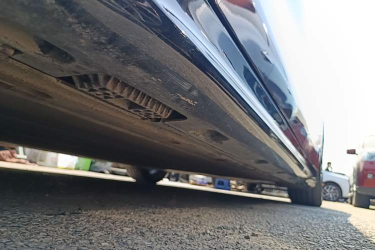 Used Xiaomi Auto SU7 2024 Rear-Drive Long-Range Intelligent Driving Version Left Side Sill