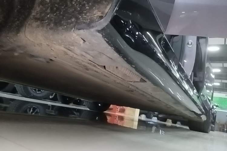 Used Xiaomi Auto SU7 2024 Rear-Drive Ultra-Long Range Advanced Pro-Level Intelligent Driving Version Left Side Sill