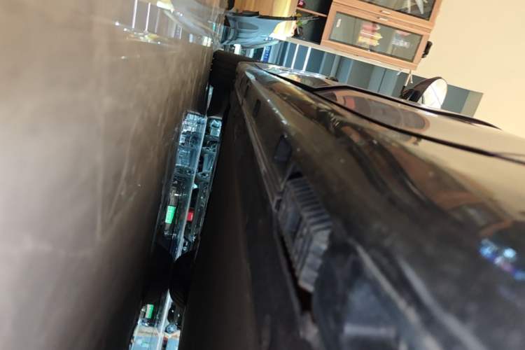 Used Xiaomi Auto SU7 2024 Rear-Drive Long-Range Intelligent Driving Version Left Side Sill