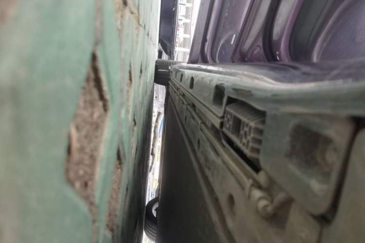Used Xiaomi Auto SU7 2024 Four-Wheel Drive Ultra-Long Range Advanced Intelligent Driving Max Edition Left Side Sill