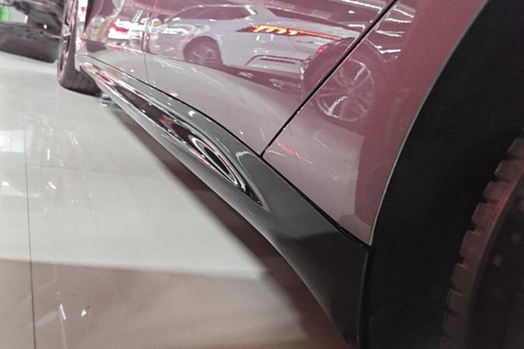 Used Xiaomi Auto SU7 2024 Rear-Drive Long-Range Intelligent Driving Version Left Side Sill