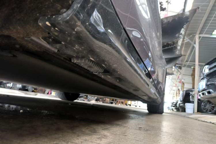 Used Xiaomi Auto SU7 2024 Rear-Drive Ultra-Long Range Advanced Pro-Level Intelligent Driving Version Left Side Sill