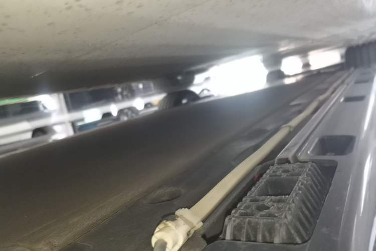 Used Xiaomi Auto SU7 2024 Four-Wheel Drive Ultra-Long Range Advanced Intelligent Driving Max Edition Left Side Sill