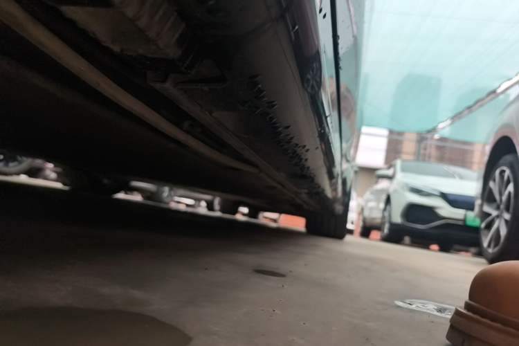 Used Xiaomi Auto SU7 2024 Rear-Drive Ultra-Long Range Advanced Pro-Level Intelligent Driving Version Left Side Sill