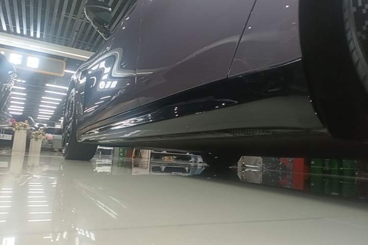 Used Xiaomi Auto SU7 2024 Rear-Drive Ultra-Long Range Advanced Pro-Level Intelligent Driving Version Left Side Sill