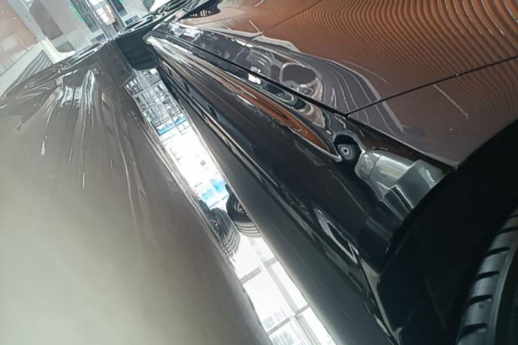 Used Xiaomi Auto SU7 2024 Four-Wheel Drive Ultra-Long Range Advanced Intelligent Driving Max Edition Left Side Sill