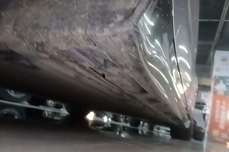 Used Xiaomi Auto SU7 2024 Four-Wheel Drive Ultra-Long Range Advanced Intelligent Driving Max Edition Left Side Sill