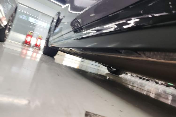 Used Xiaomi Auto SU7 2024 Four-Wheel Drive Ultra-Long Range Advanced Intelligent Driving Max Edition Left Side Sill