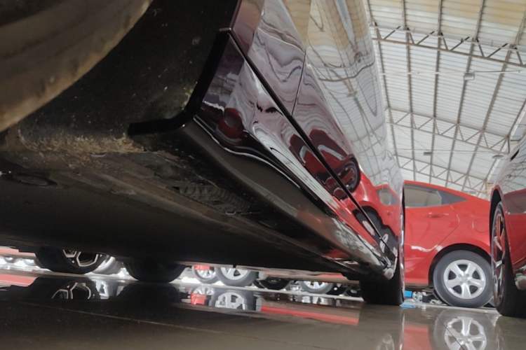Used Xiaomi Auto SU7 2024 Rear-Drive Ultra-Long Range Advanced Pro-Level Intelligent Driving Version Left Side Sill