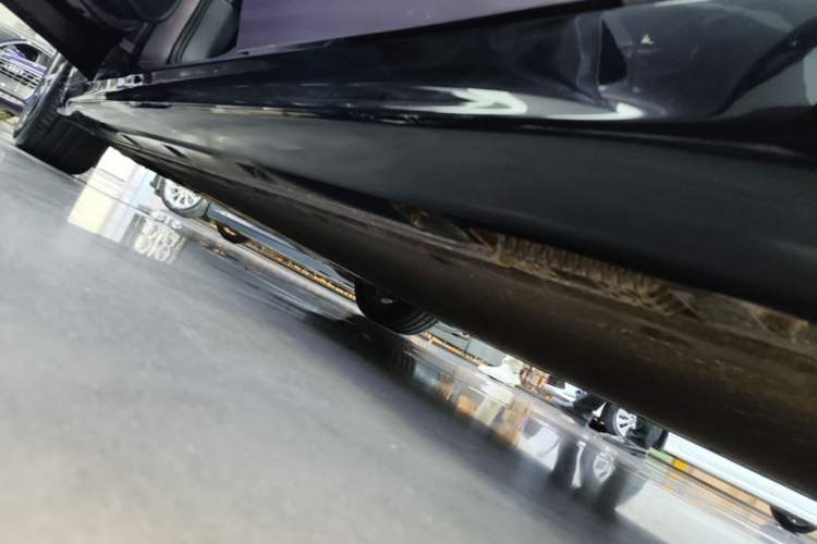 Used Xiaomi Auto SU7 2024 Rear-Drive Ultra-Long Range Advanced Pro-Level Intelligent Driving Version Left Side Sill