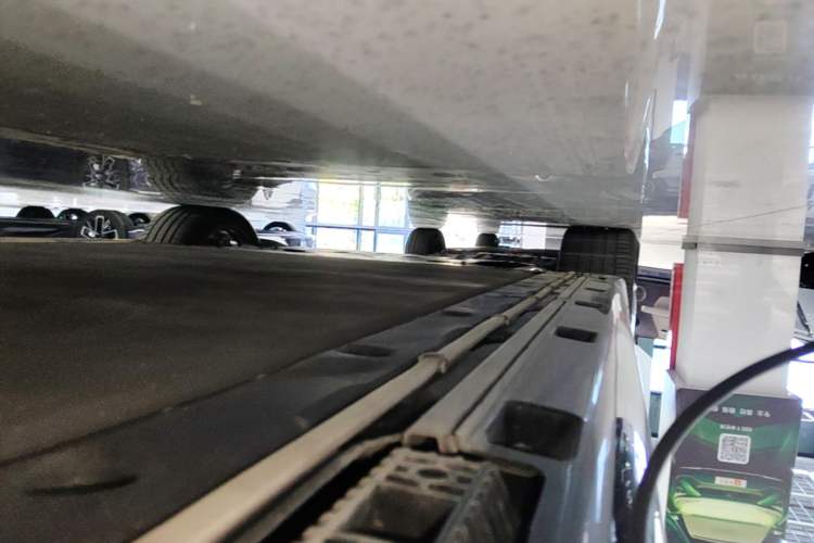 Used Xiaomi Auto SU7 2024 Rear-Drive Ultra-Long Range Advanced Pro-Level Intelligent Driving Version Left Side Sill