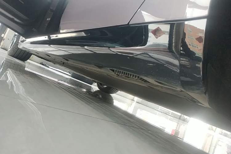 Used Xiaomi Auto SU7 2024 Four-Wheel Drive Ultra-Long Range Advanced Intelligent Driving Max Edition Left Side Sill
