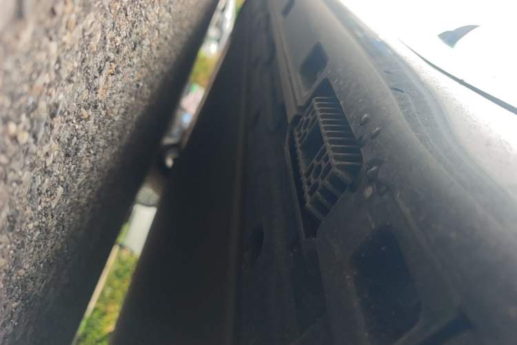 Used Xiaomi Auto SU7 2024 Four-Wheel Drive Ultra-Long Range Advanced Intelligent Driving Max Edition Left Side Sill