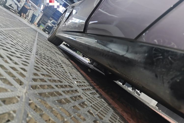 Used Xiaomi Auto SU7 2024 Rear-Drive Ultra-Long Range Advanced Pro-Level Intelligent Driving Version Left Side Sill