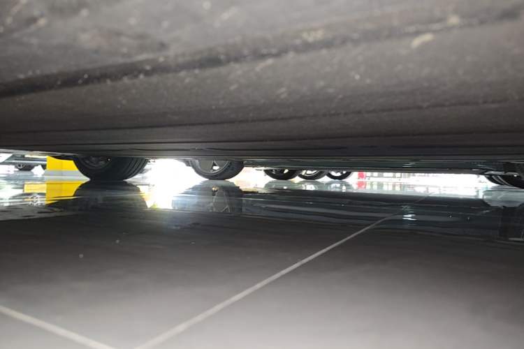 Used Xiaomi Auto SU7 2024 Rear-Drive Long-Range Intelligent Driving Version Left Side Sill