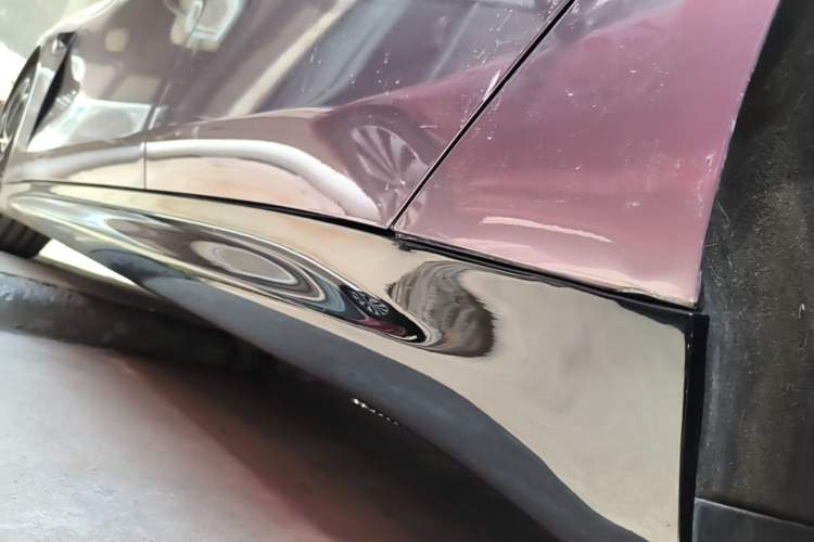 Used Xiaomi Auto SU7 2024 Four-Wheel Drive Ultra-Long Range Advanced Intelligent Driving Max Edition Left Side Sill