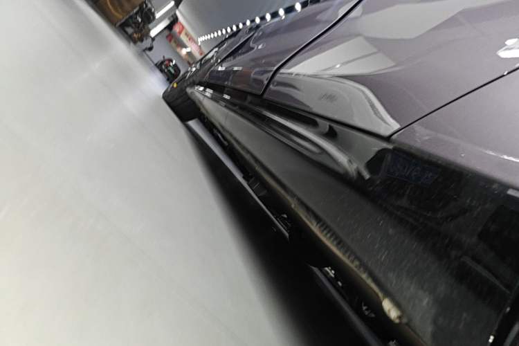 Used Xiaomi Auto SU7 2024 Rear-Drive Ultra-Long Range Advanced Pro-Level Intelligent Driving Version Left Side Sill