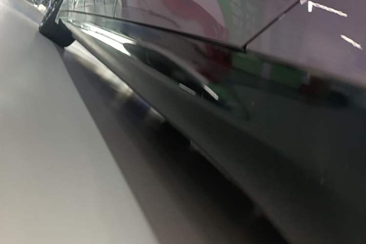 Used Xiaomi Auto SU7 2024 Four-Wheel Drive Ultra-Long Range Advanced Intelligent Driving Max Edition Left Side Sill
