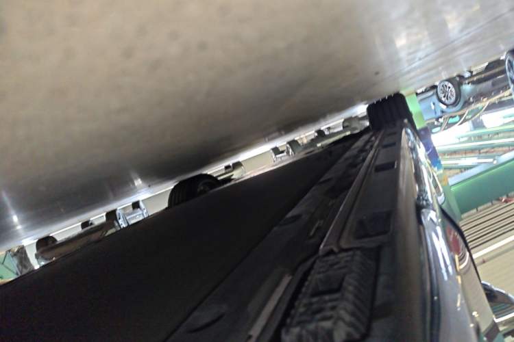 Used Xiaomi Auto SU7 2024 Rear-Drive Ultra-Long Range Advanced Pro-Level Intelligent Driving Version Left Side Sill