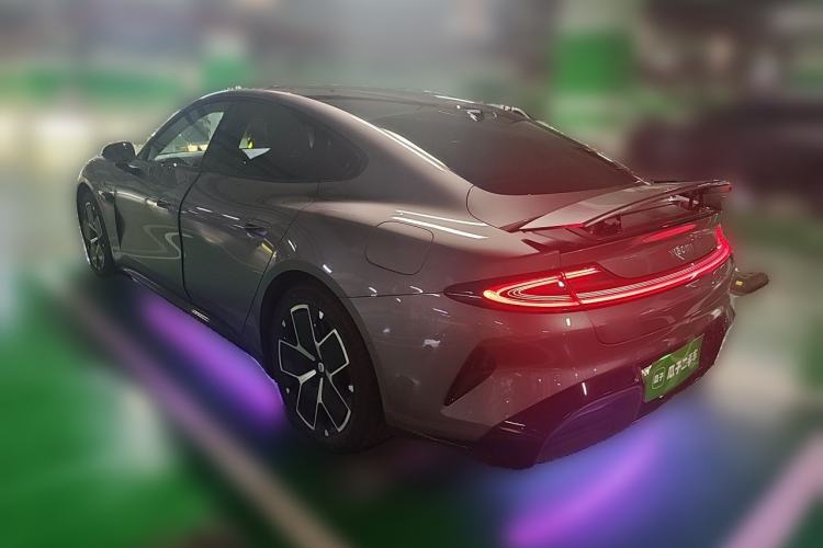 Used Xiaomi Auto SU7 2024 Rear-Drive Long-Range Intelligent Driving Version Rear Left 45 Deg