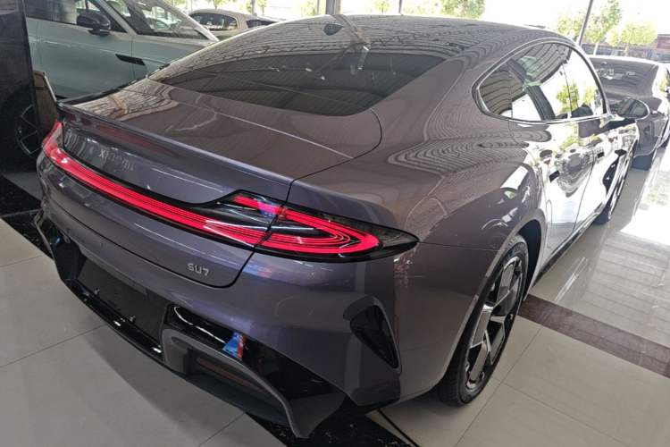 Used Xiaomi Auto SU7 2024 Rear-Drive Ultra-Long Range Advanced Pro-Level Intelligent Driving Version Rear Right 45 Deg