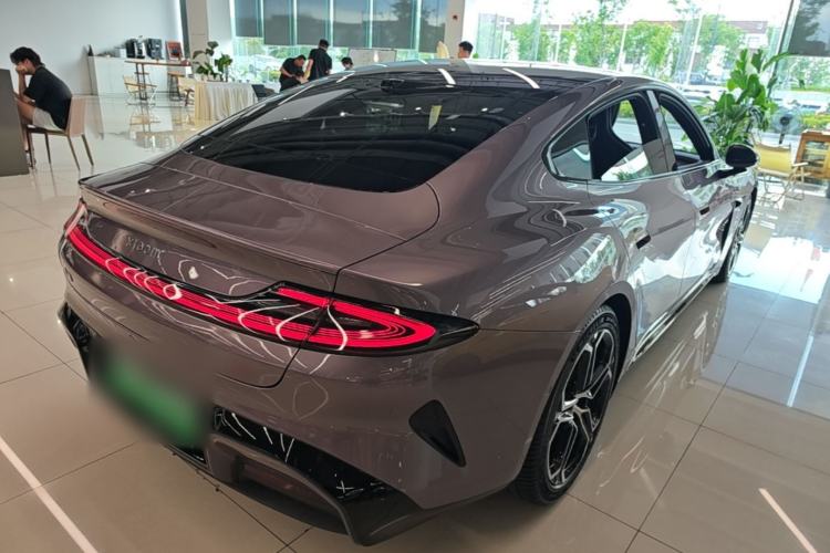 Used Xiaomi Auto SU7 2024 Four-Wheel Drive Ultra-Long Range Advanced Intelligent Driving Max Edition Rear Right 45 Deg