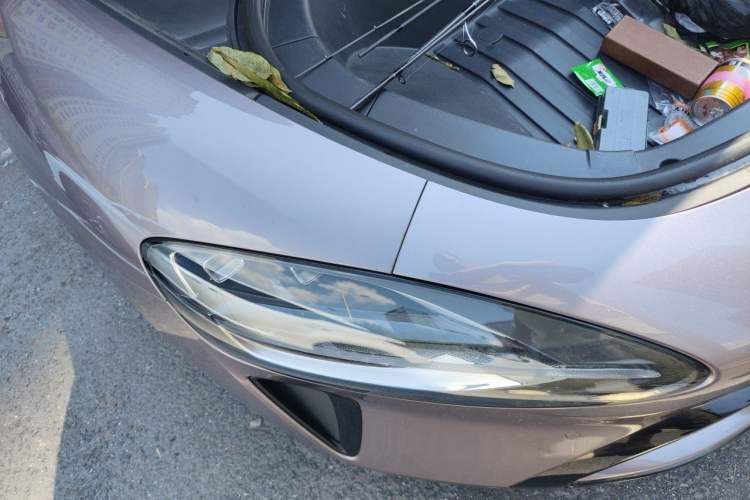 Used Xiaomi Auto SU7 2024 Four-Wheel Drive Ultra-Long Range Advanced Intelligent Driving Max Edition Right Front Headlight