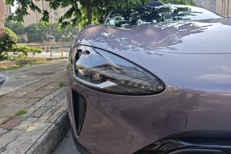 Used Xiaomi Auto SU7 2024 Four-Wheel Drive Ultra-Long Range Advanced Intelligent Driving Max Edition Right Front Headlight