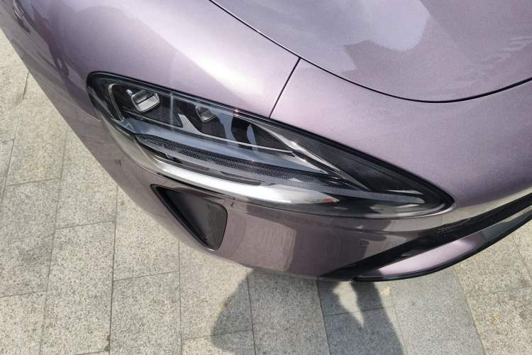Used Xiaomi Auto SU7 2024 Four-Wheel Drive Ultra-Long Range Advanced Intelligent Driving Max Edition Right Front Headlight