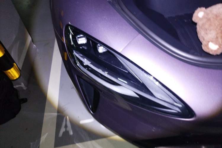 Used Xiaomi Auto SU7 2024 Rear-Drive Ultra-Long Range Advanced Pro-Level Intelligent Driving Version Right Front Headlight