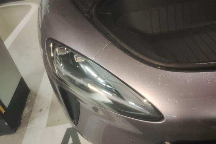 Used Xiaomi Auto SU7 2024 Rear-Drive Ultra-Long Range Advanced Pro-Level Intelligent Driving Version Right Front Headlight