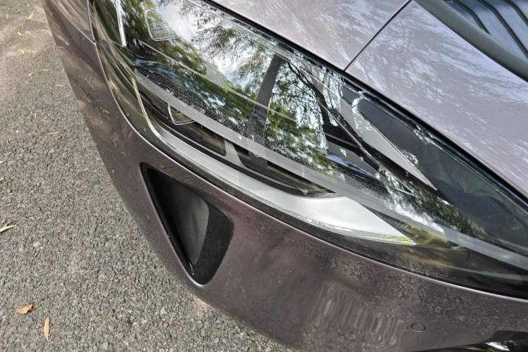 Used Xiaomi Auto SU7 2024 Four-Wheel Drive Ultra-Long Range Advanced Intelligent Driving Max Edition Right Front Headlight