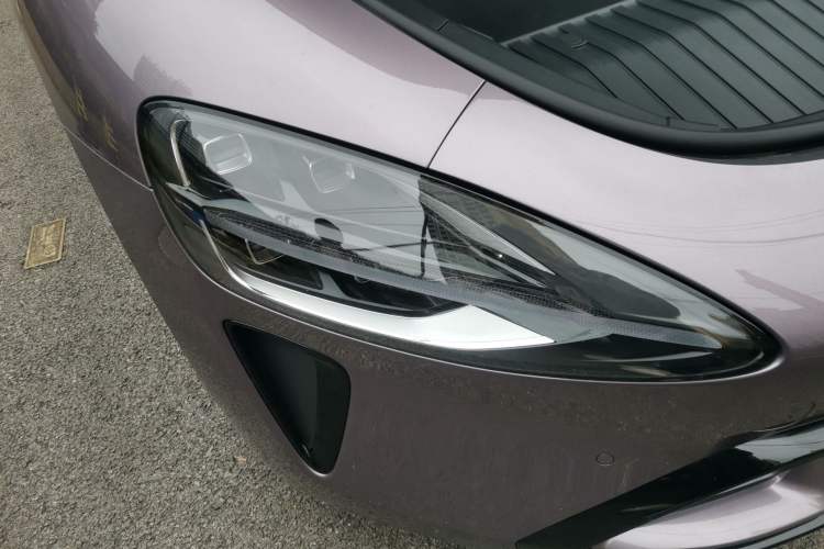 Used Xiaomi Auto SU7 2024 Rear-Drive Long-Range Intelligent Driving Version Right Front Headlight