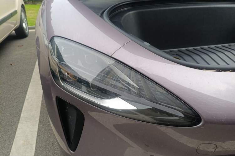 Used Xiaomi Auto SU7 2024 Rear-Drive Long-Range Intelligent Driving Version Right Front Headlight