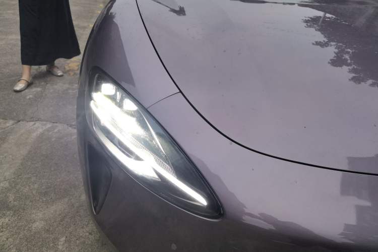 Used Xiaomi Auto SU7 2024 Four-Wheel-Drive Max Founder's Edition Right Front Headlight
