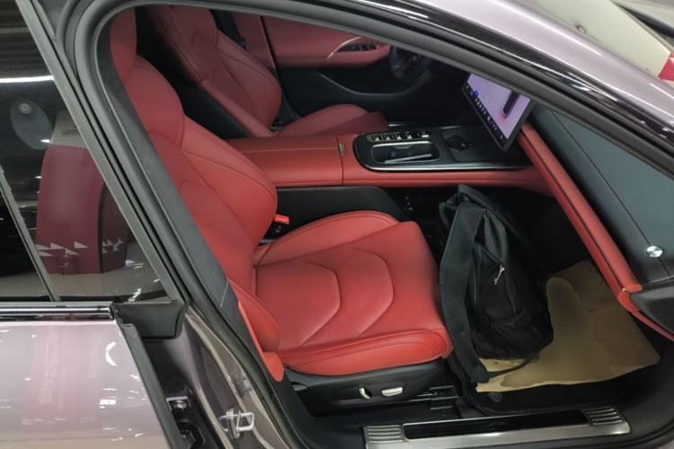 Used Xiaomi Auto SU7 2024 Four-Wheel Drive Ultra-Long Range Advanced Intelligent Driving Max Edition Right Front Seat