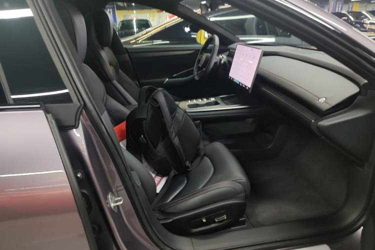 Used Xiaomi Auto SU7 2024 Four-Wheel Drive Ultra-Long Range Advanced Intelligent Driving Max Edition Right Front Seat