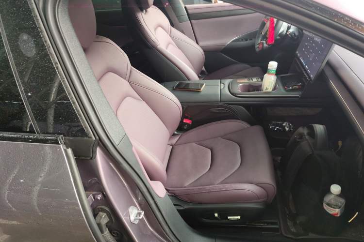 Used Xiaomi Auto SU7 2024 Rear-Drive Ultra-Long Range Advanced Pro-Level Intelligent Driving Version Right Front Seat