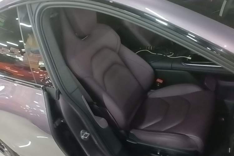 Used Xiaomi Auto SU7 2024 Rear-Drive Long-Range Intelligent Driving Version Right Front Seat