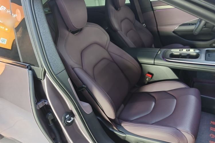 Used Xiaomi Auto SU7 2024 Rear-Drive Long-Range Intelligent Driving Version Right Front Seat