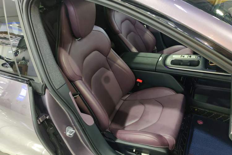 Used Xiaomi Auto SU7 2024 Rear-Drive Long-Range Intelligent Driving Version Right Front Seat