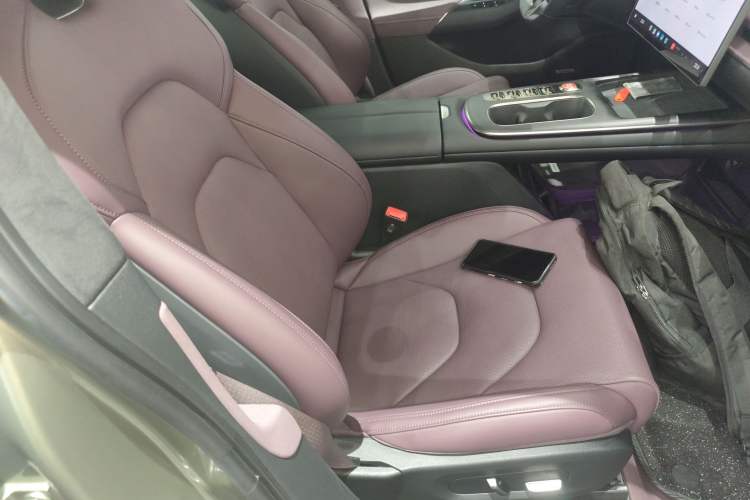 Used Xiaomi Auto SU7 2024 Four-Wheel Drive Ultra-Long Range Advanced Intelligent Driving Max Edition Right Front Seat