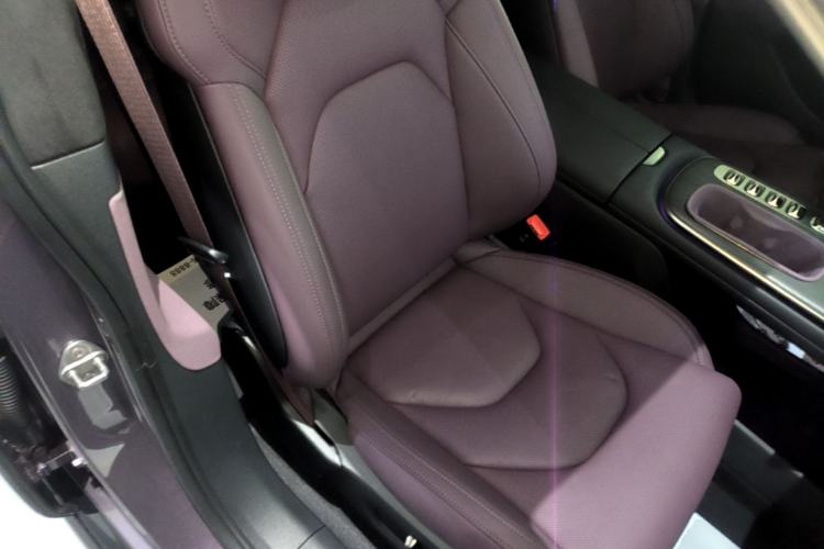 Used Xiaomi Auto SU7 2024 Four-Wheel Drive Ultra-Long Range Advanced Intelligent Driving Max Edition Right Front Seat