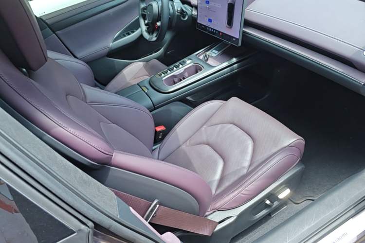 Used Xiaomi Auto SU7 2024 Four-Wheel Drive Ultra-Long Range Advanced Intelligent Driving Max Edition Right Front Seat